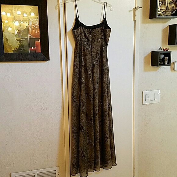 BETSY & ADAM BY JASLENE DRESS - Picture 2 of 9